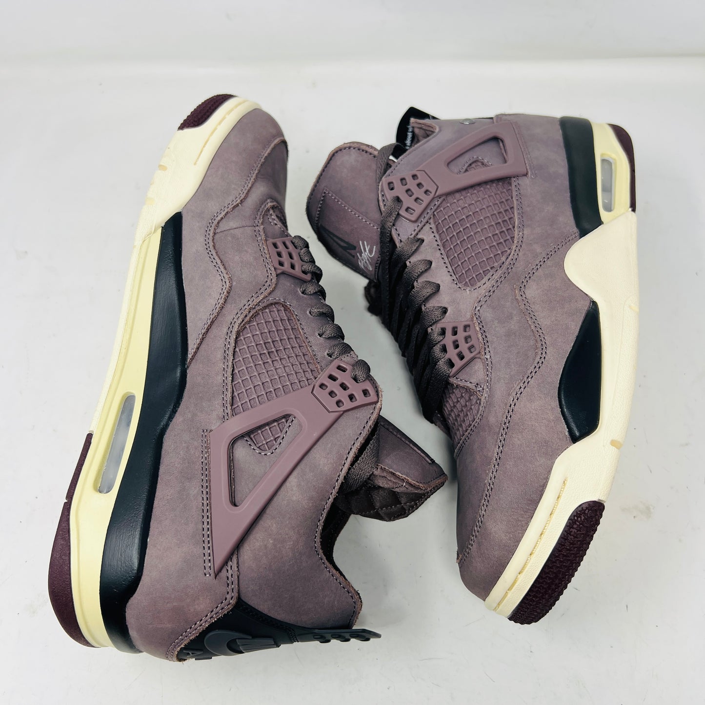 Jordan 4 Retro SP A Ma Maniére Violet Ore