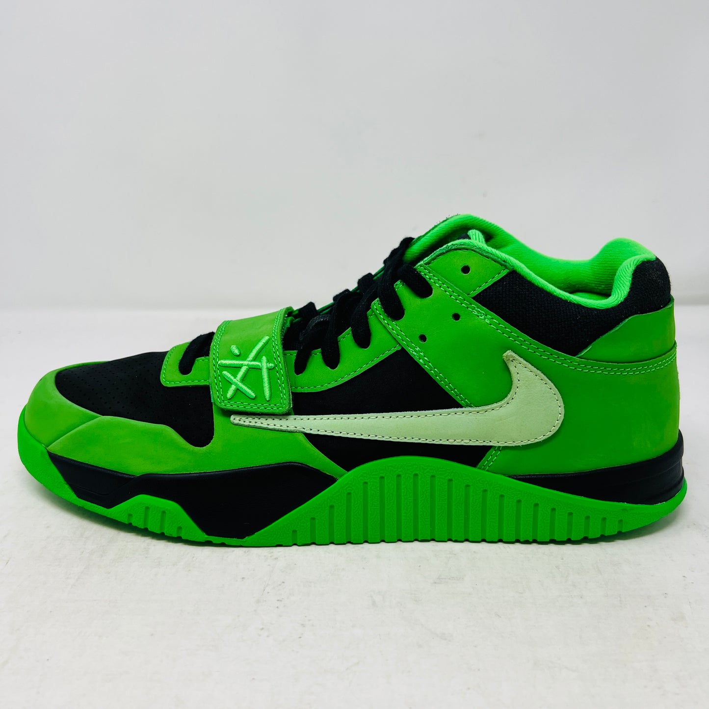 Jordan CJ1 T-Rexx Travis Scott Green Spark (1)