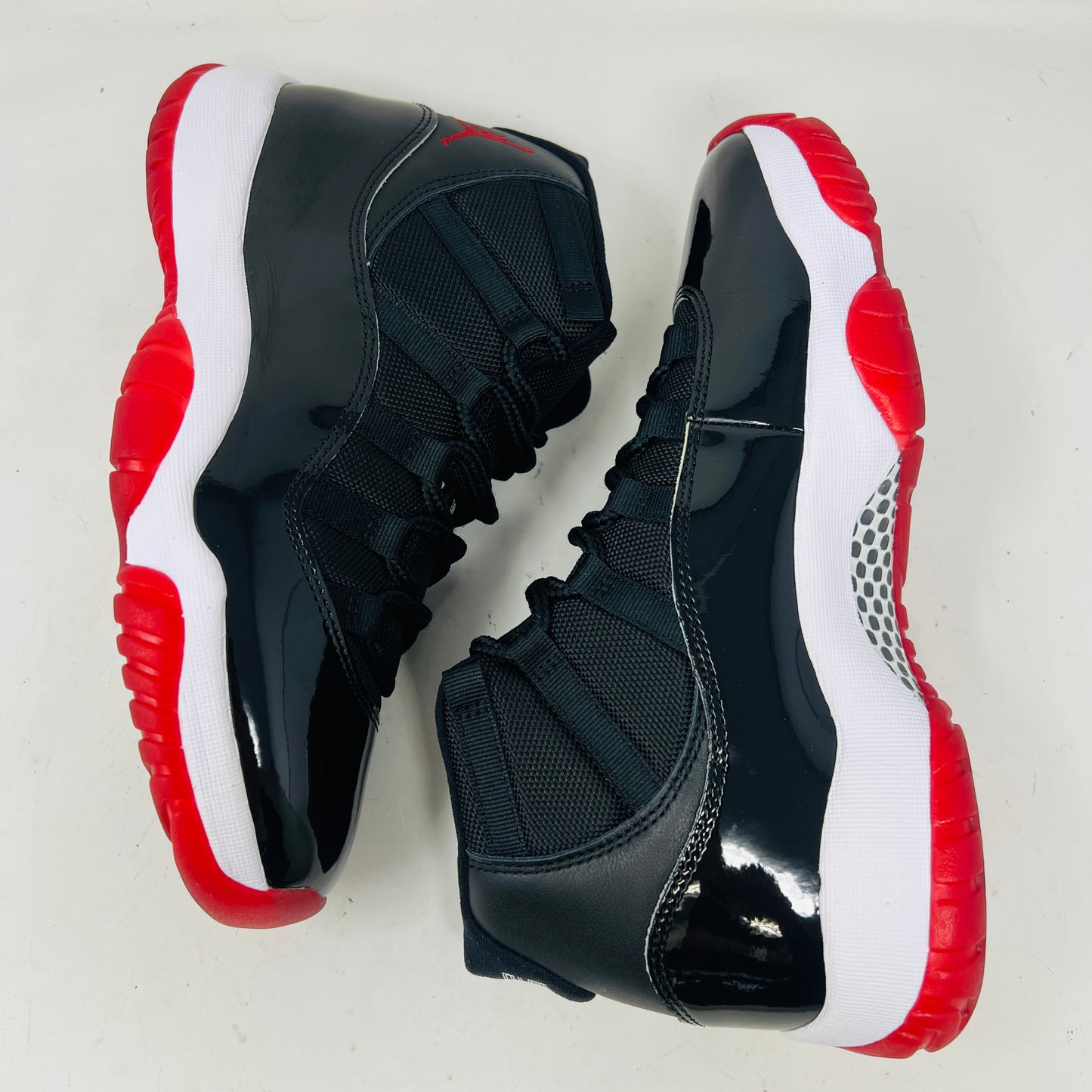 Jordan 11 Retro Playoffs Bred (2019)