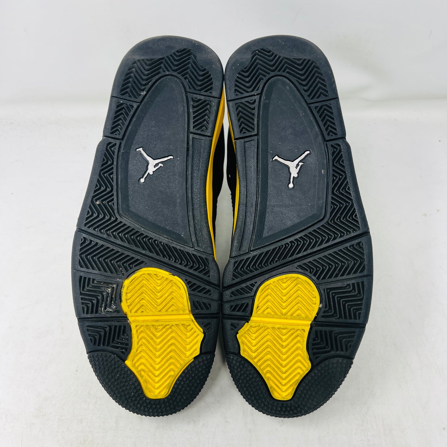 Jordan 4 Retro Thunder (2023)