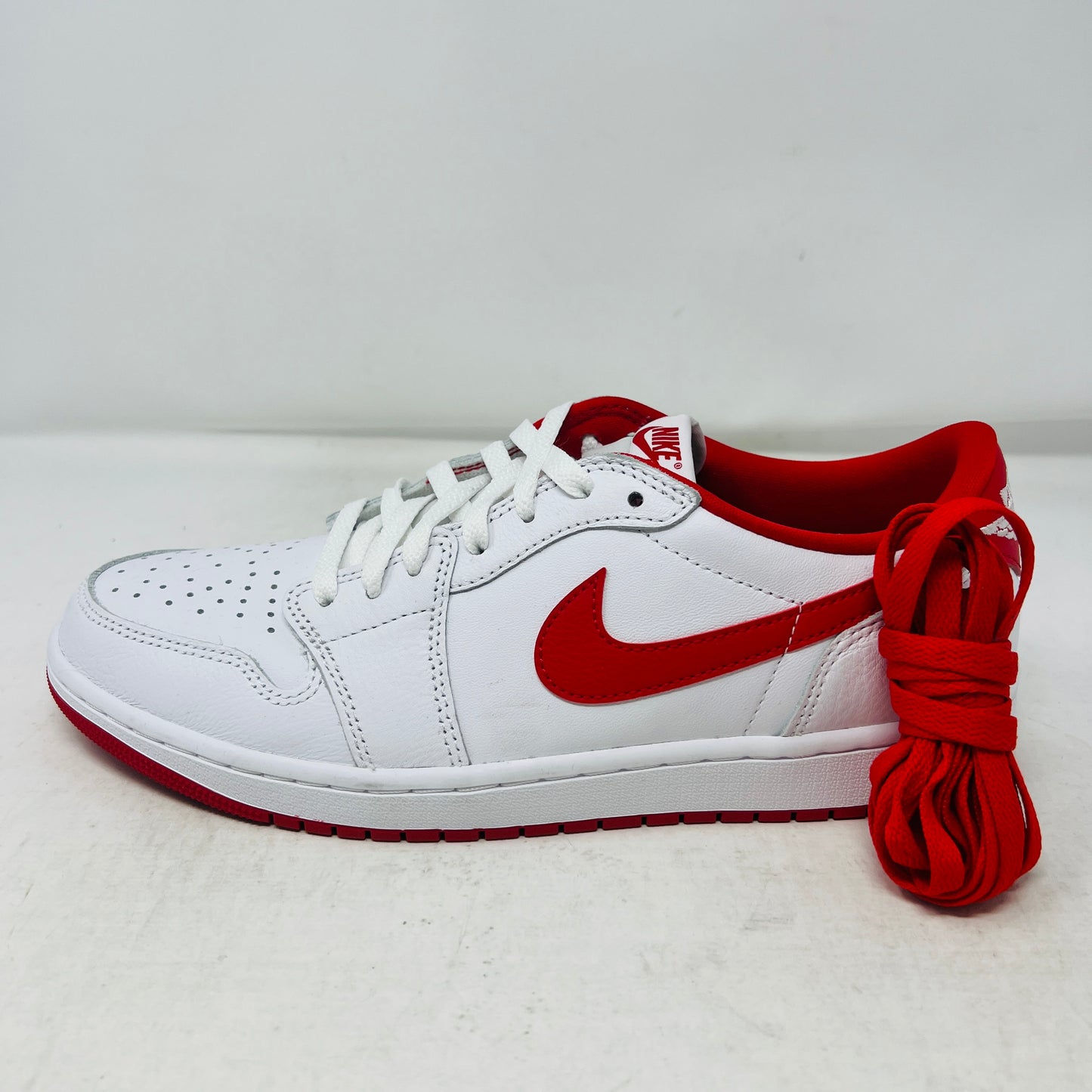 Jordan 1 Retro Low OG University Red