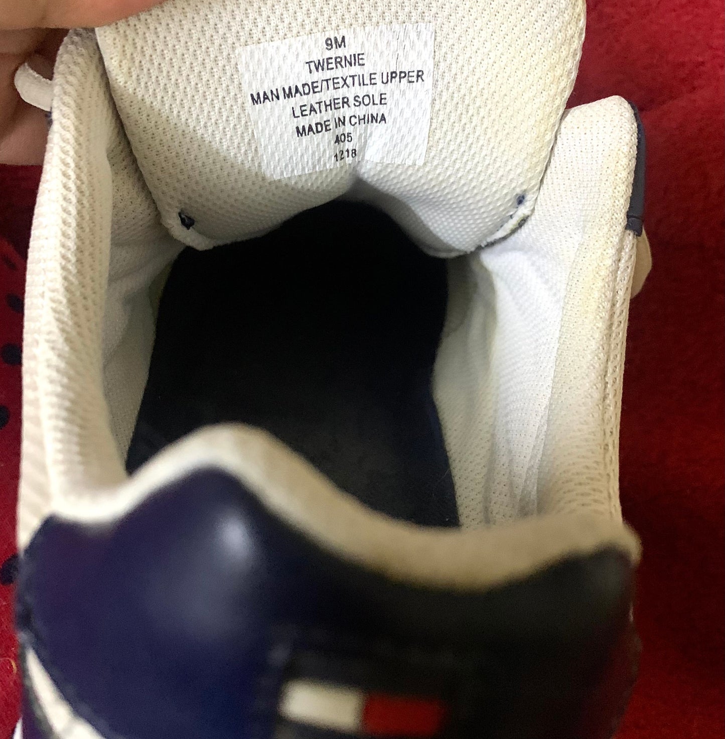 Jordan 4 Retro Thunder (2023)