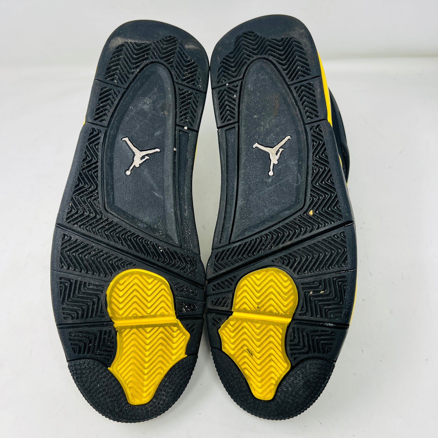 Jordan 4 Retro Thunder (2023)