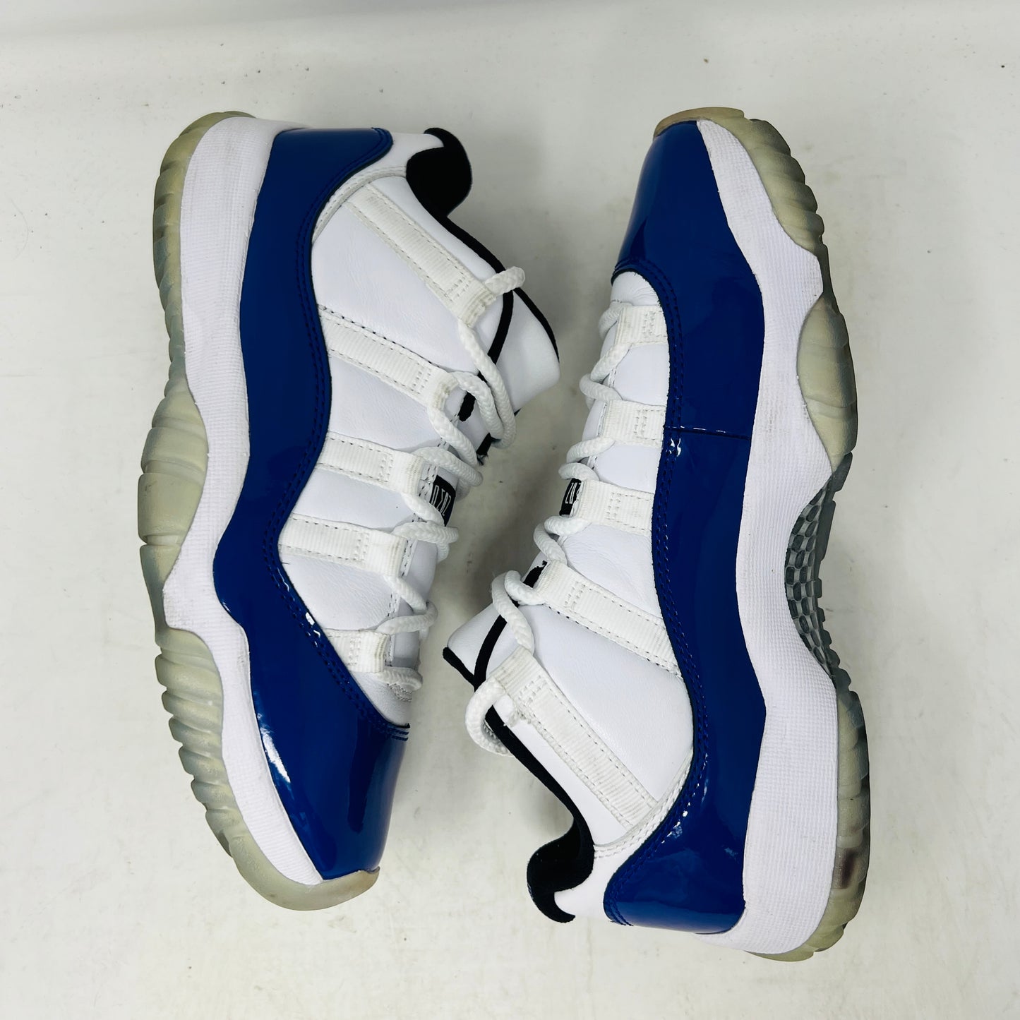 Jordan 11 Retro Low White Concord (Women's)