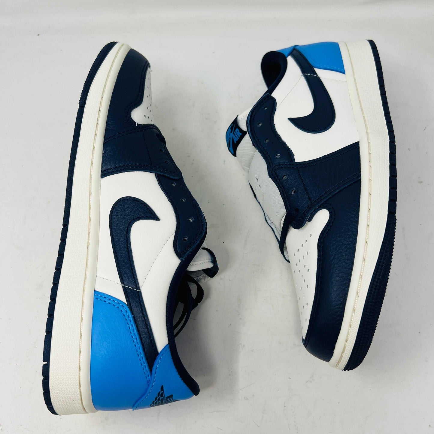 Jordan 1 Low OG Obsidian UNC