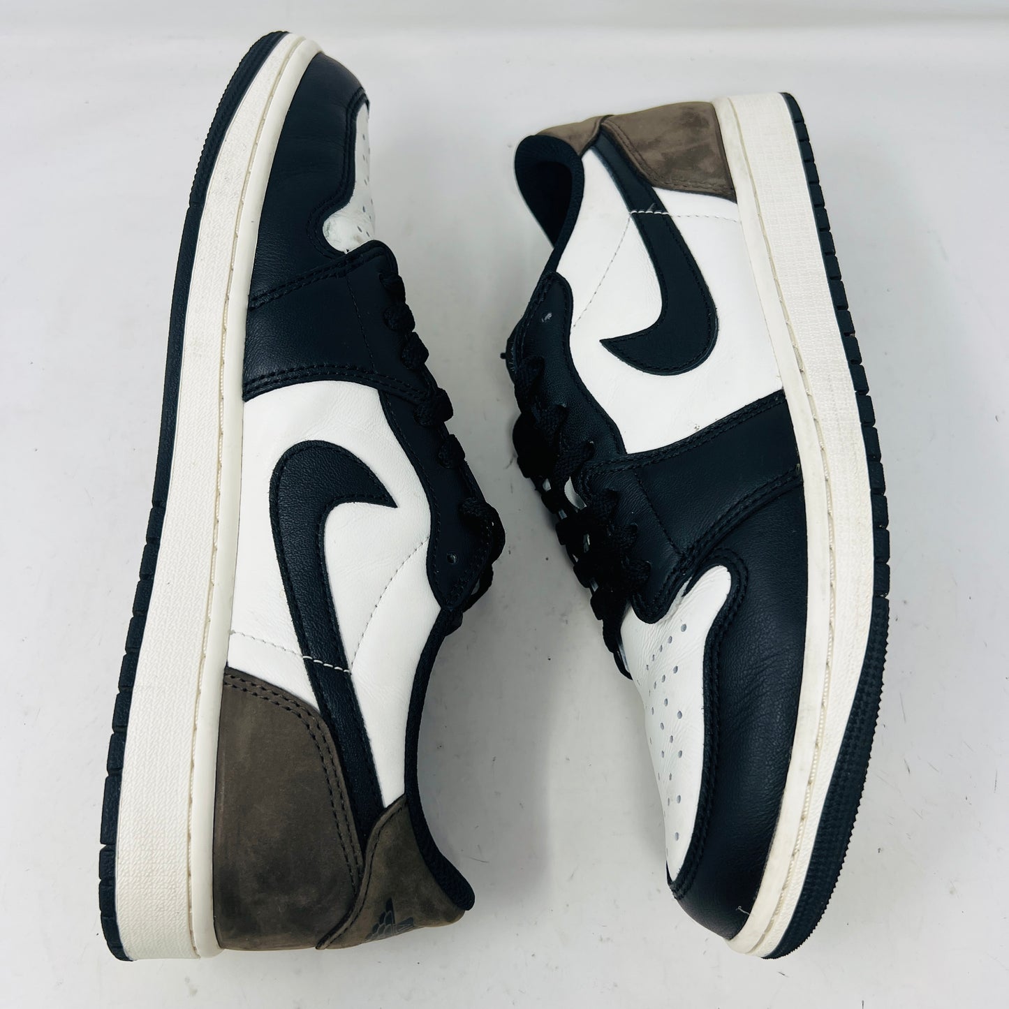 Jordan 1 Retro Low OG Mocha