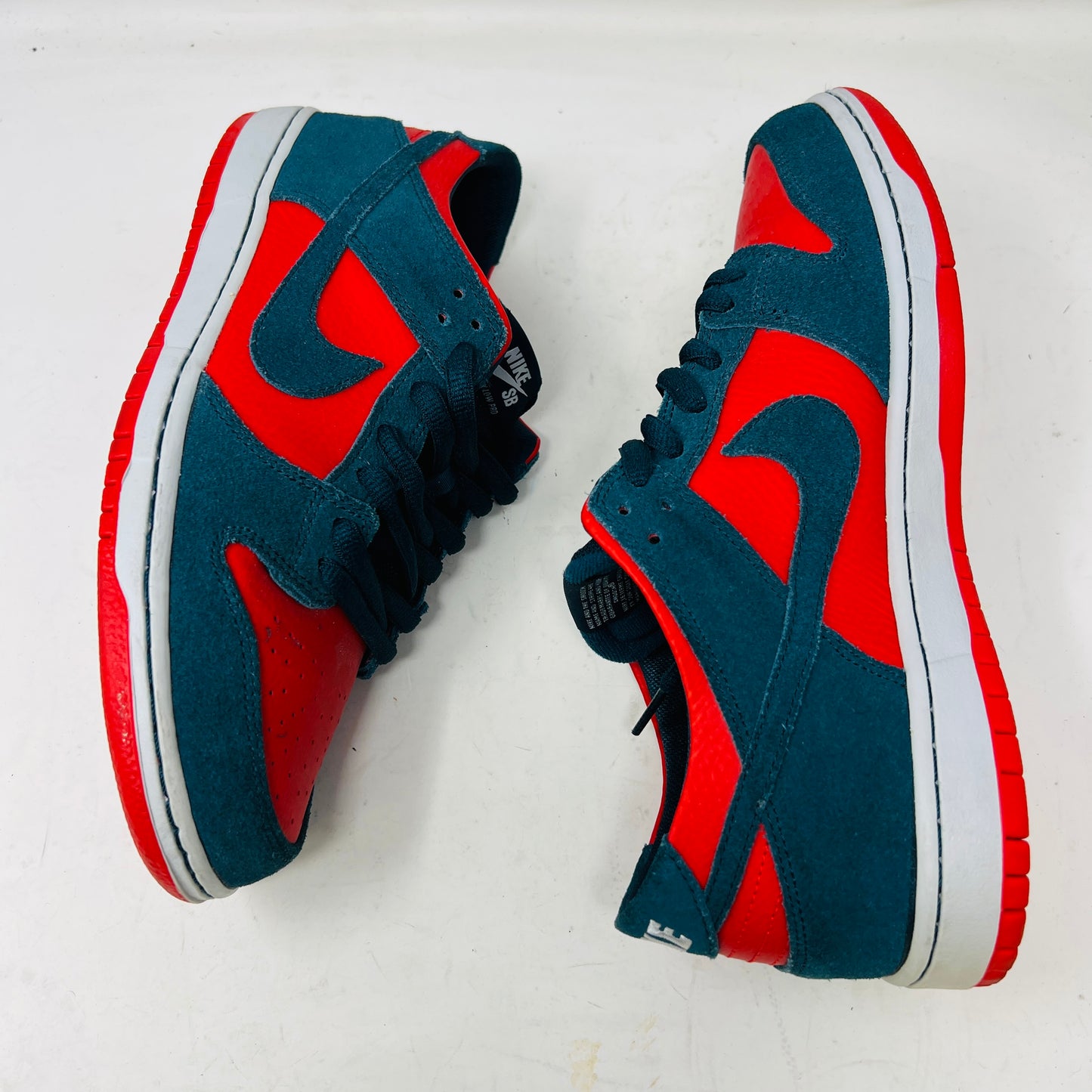 Nike SB Dunk Low Reverse Shark