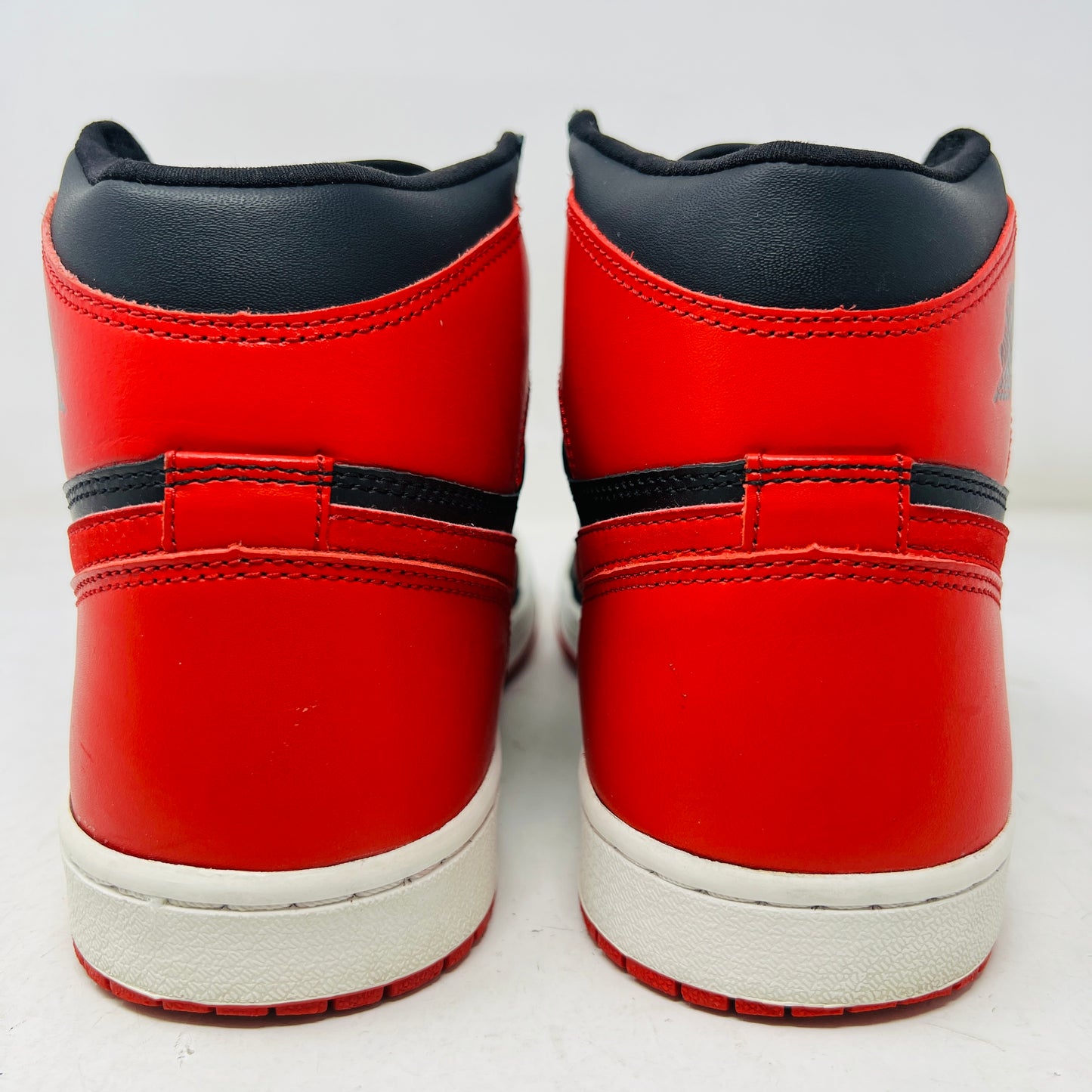 Jordan 1 Retro Bred (2001)