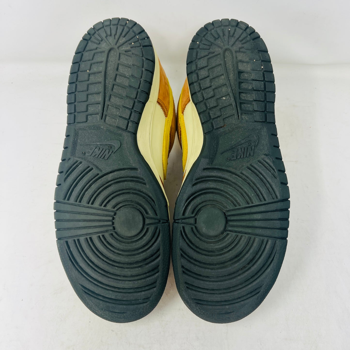 Nike SB Dunk Low Vapour Mineral Yellow
