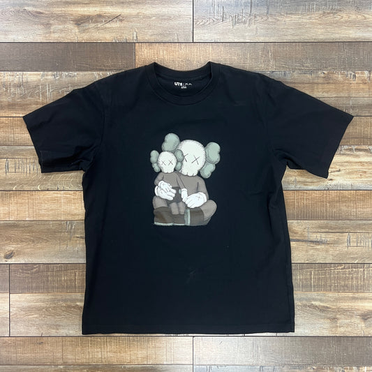 Kaws X Uniqlo Hug Black