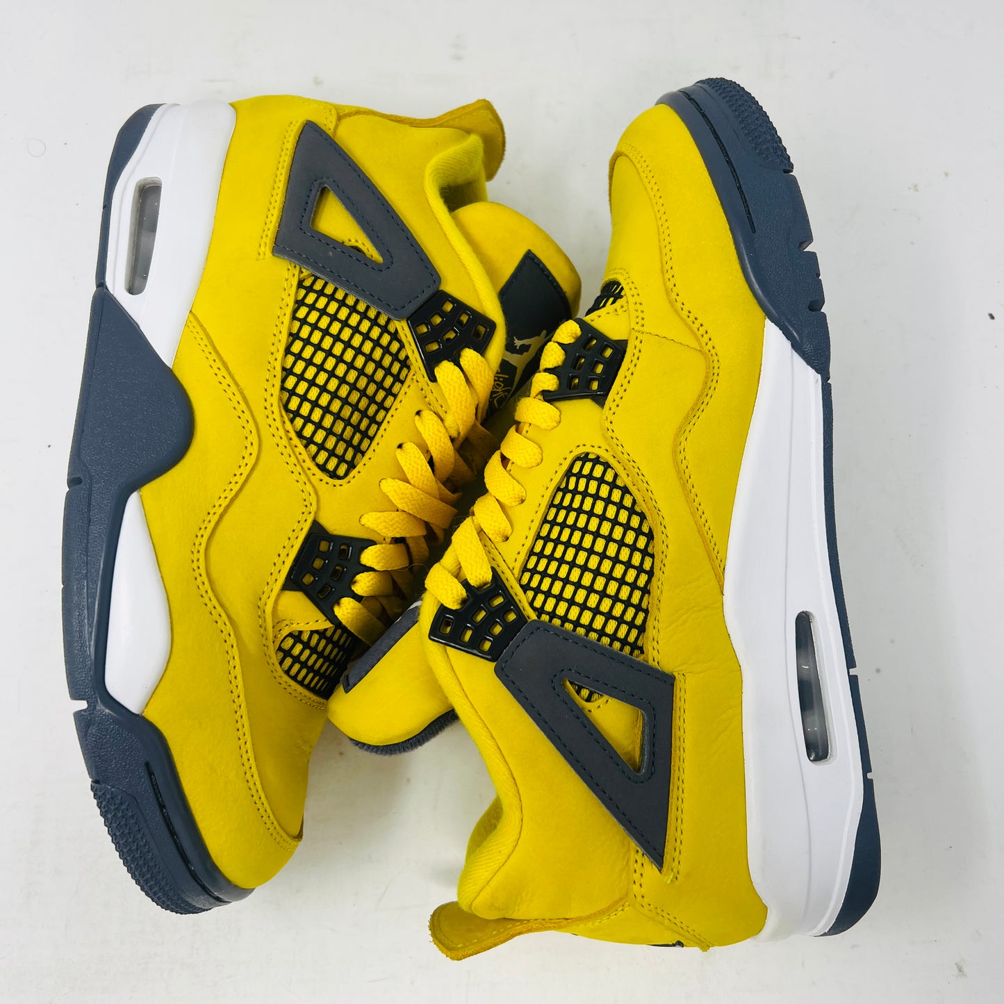Jordan 4 Retro Lightning (2021)