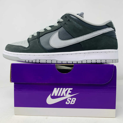 Nike SB Dunk Low J-Pack Shadow 2020 sneakers with grey laces, brand new in good box condition