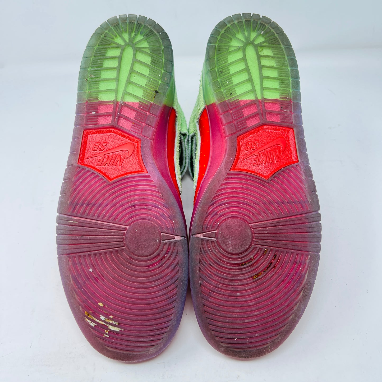 Nike SB Dunk High Strawberry Cough