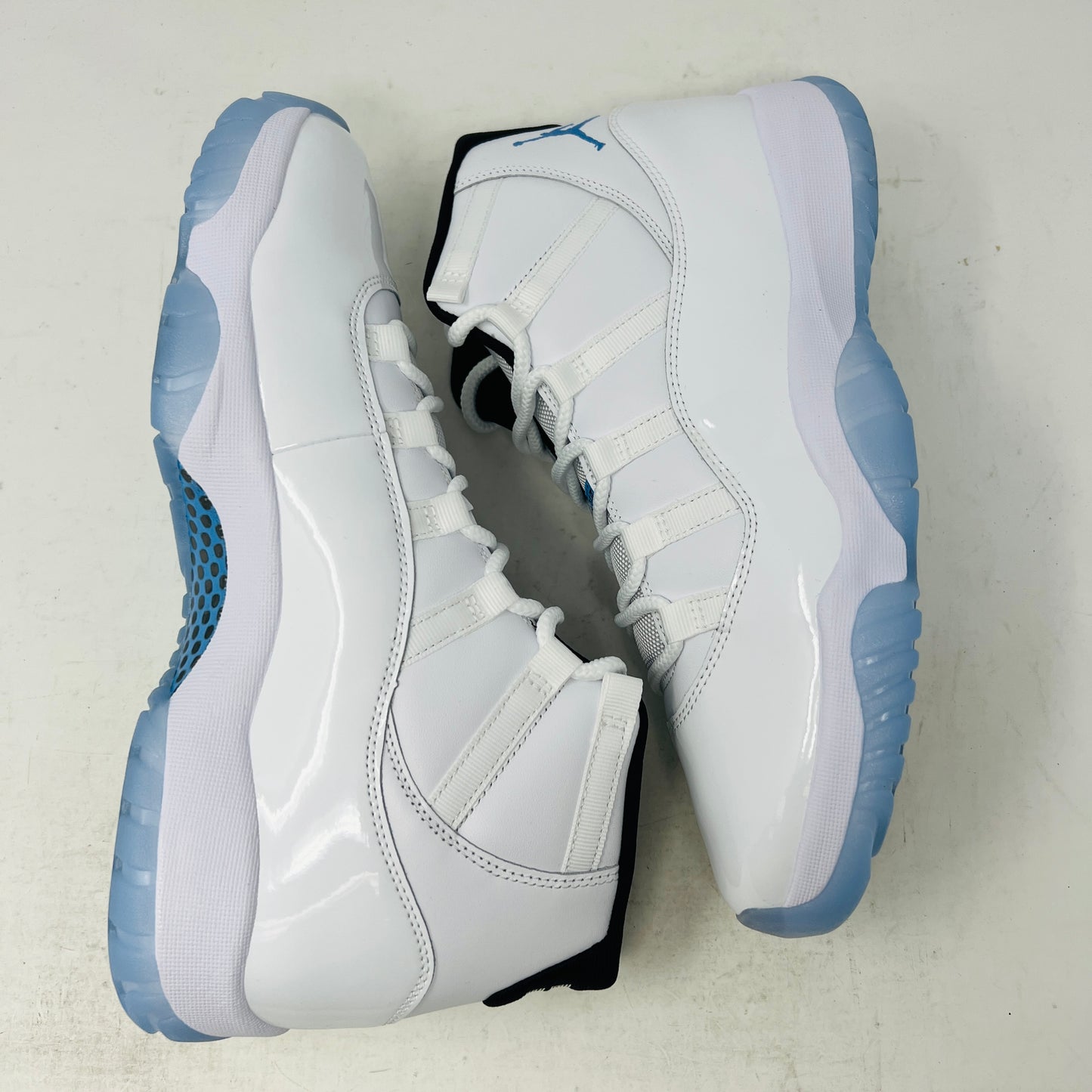 Jordan 11 Retro Legend Blue (2024)
