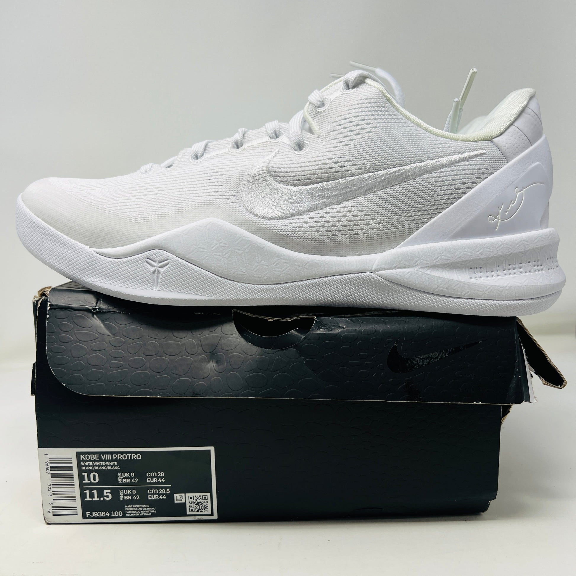 Nike Kobe 8 Protro Halo in white, brand new condition, slightly damaged box, 2023 release.