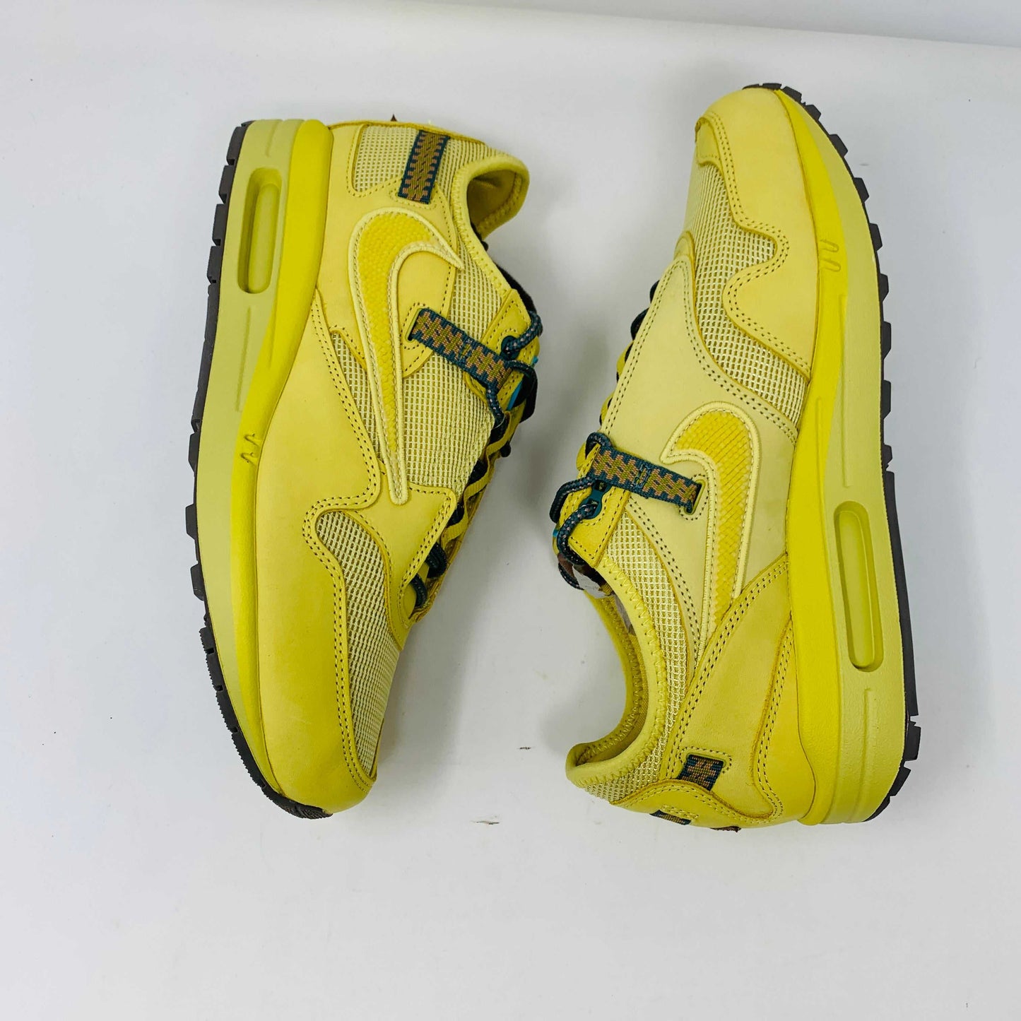 Nike Air Max 1 Travis Scott Cactus Jack Saturn Gold