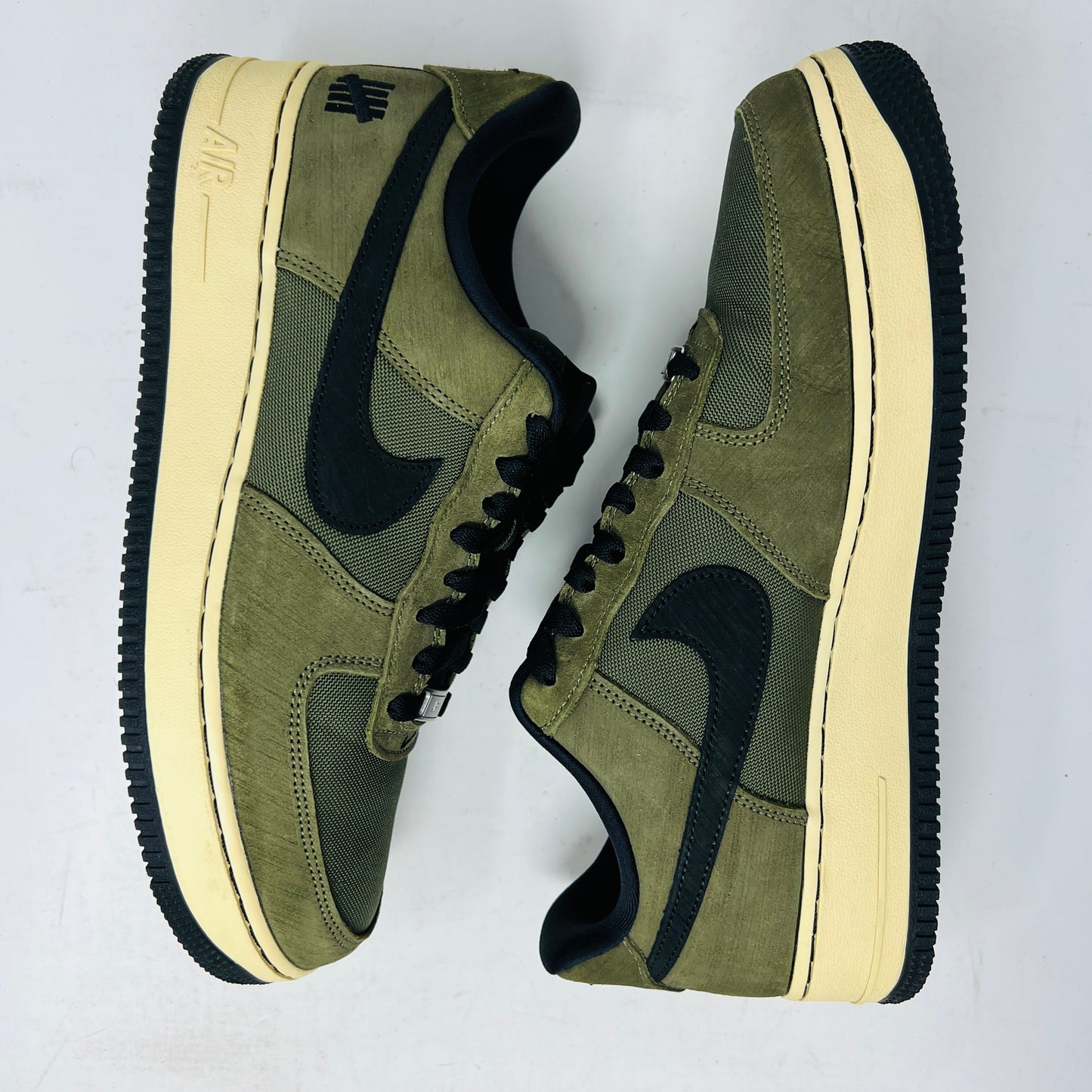 Nike Air Force 1 Low SP Undefeated Ballistic Dunk vs. AF1
