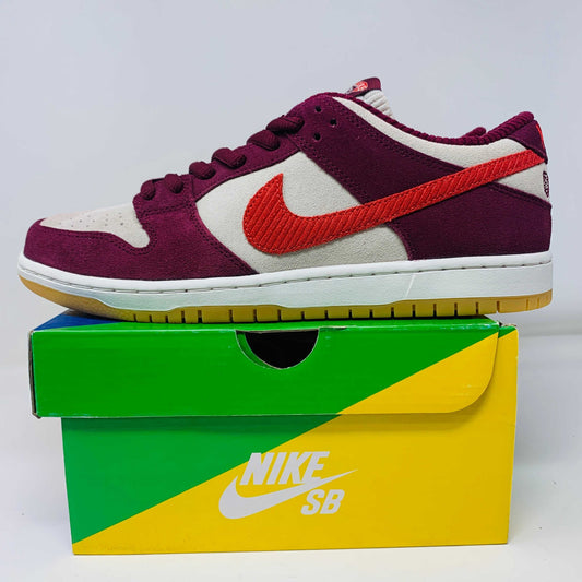 Nike SB Dunk Low Skate Like a Girl shoes 2022 new condition displayed on box.