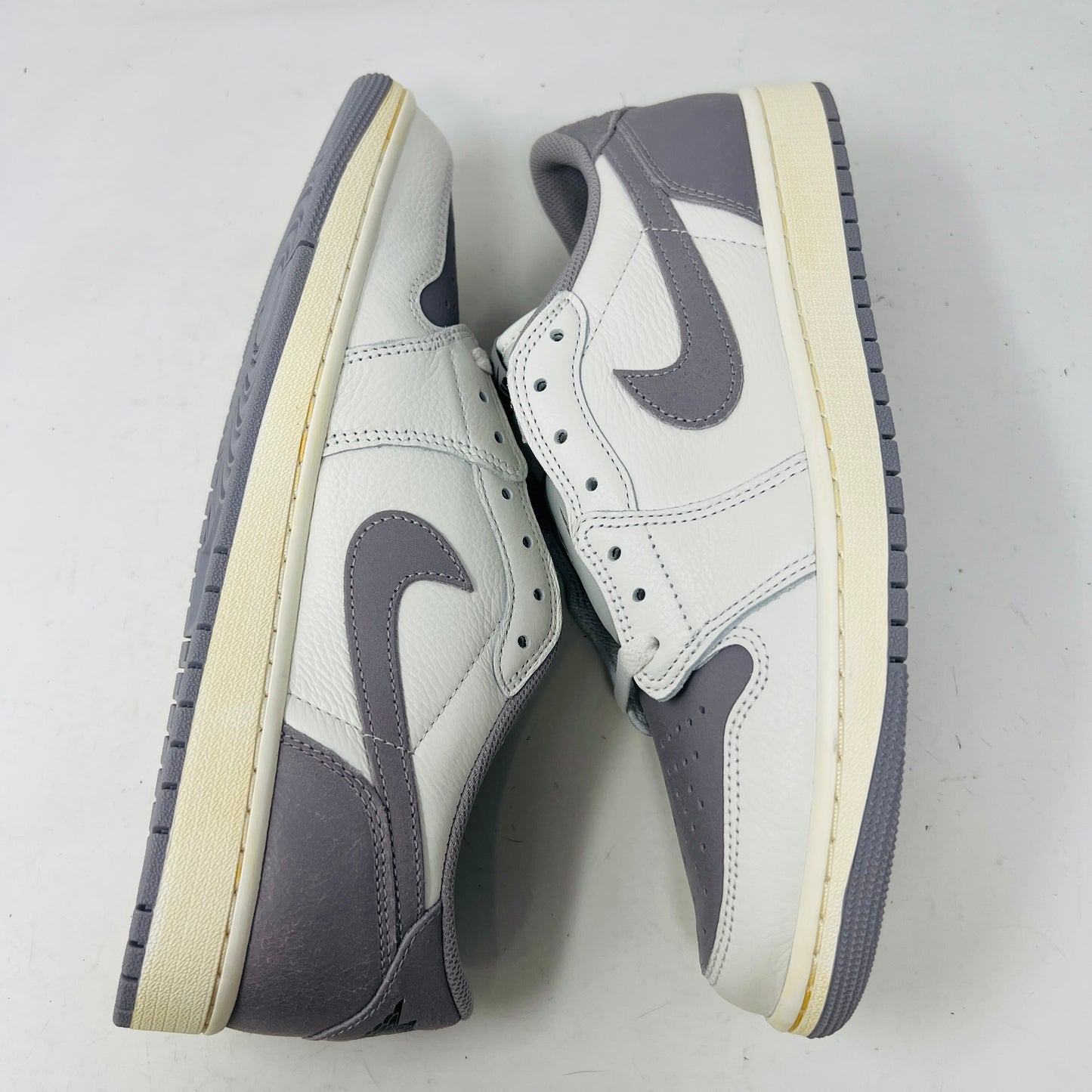 Jordan 1 Retro Low OG Atmosphere Grey