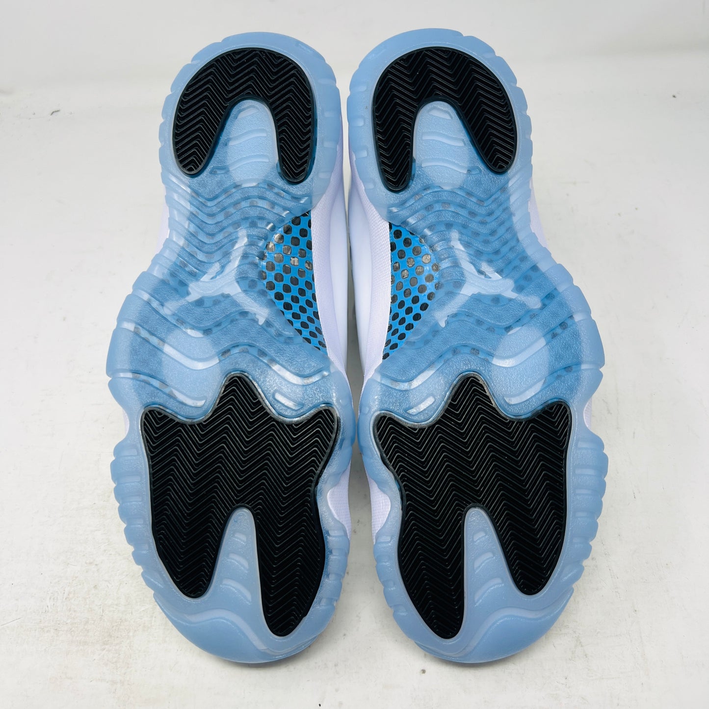 Jordan 11 Retro Legend Blue (2024)