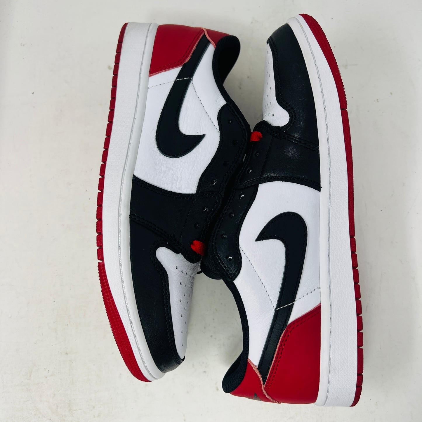 Jordan 1 Retro Low OG Black Toe (2023)