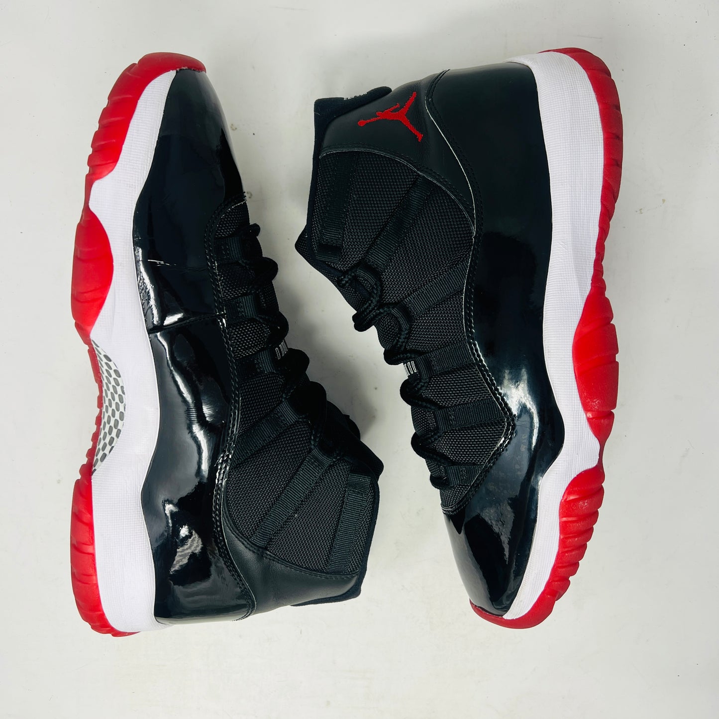 Jordan 11 Retro Playoffs Bred (2019)