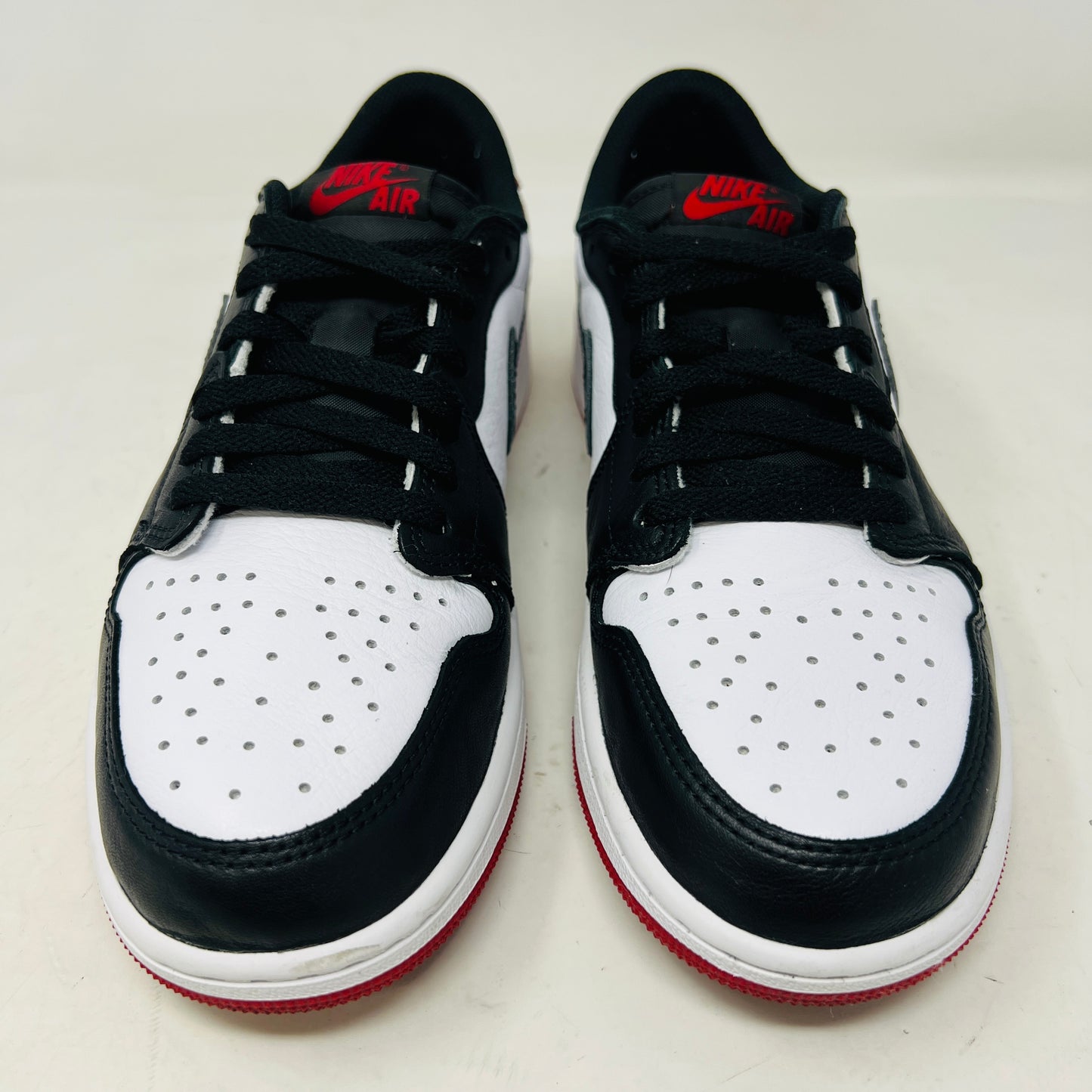 Jordan 1 Retro Low OG Black Toe (2023)