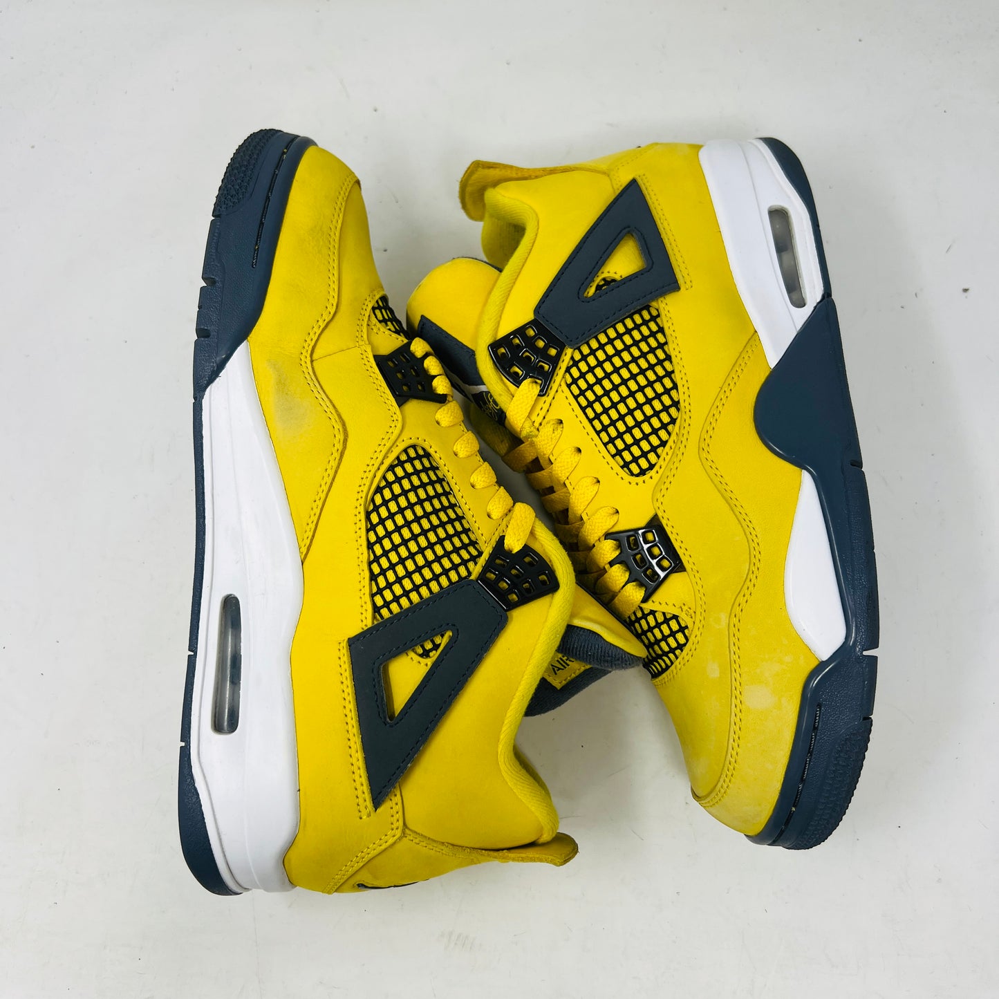 Jordan 4 Retro Lightning