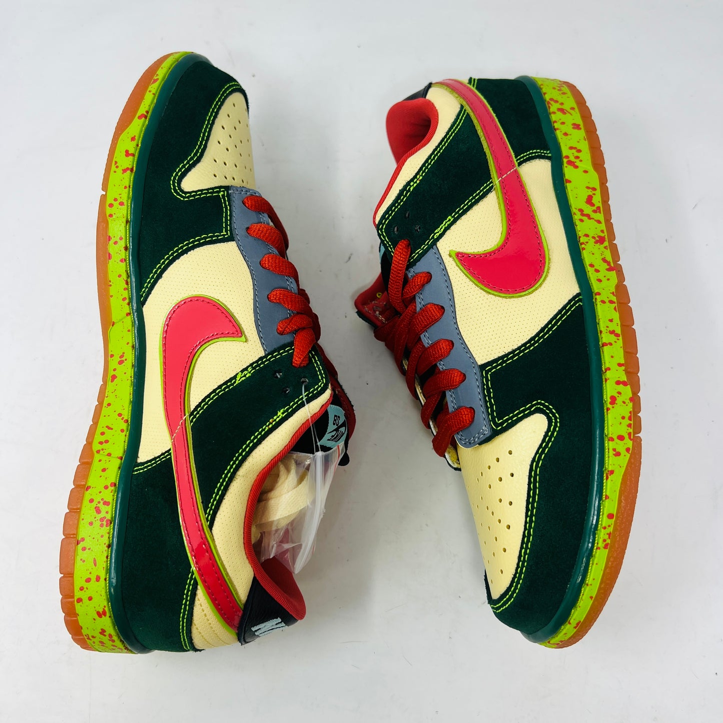 Nike SB Dunk Low Mosquito