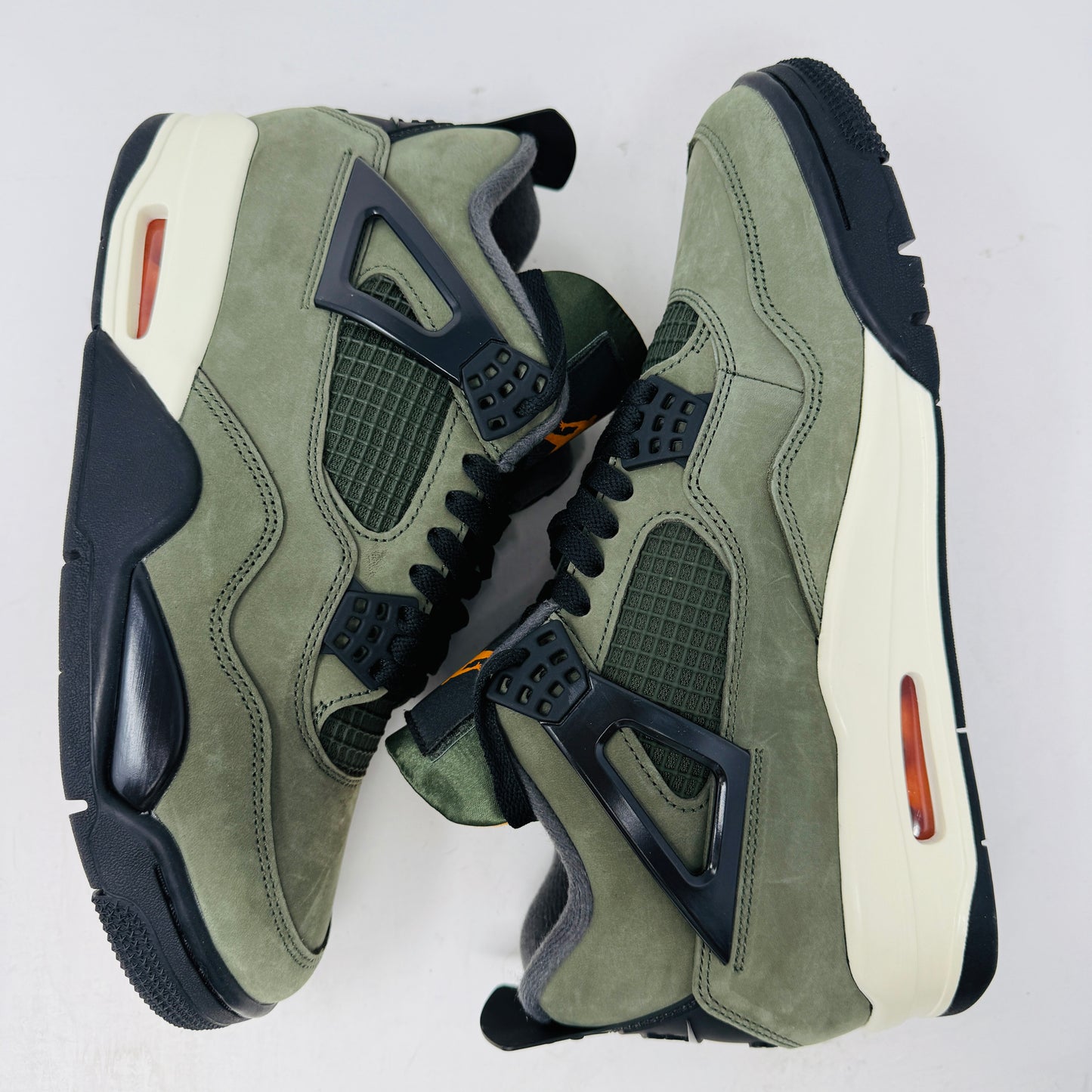 Jordan 4 Retro OG SP Undefeated (2025)