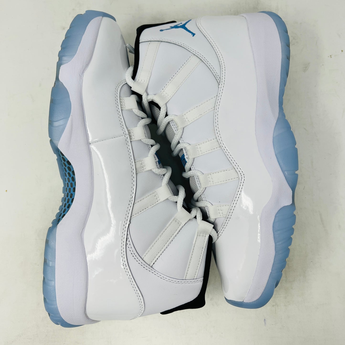 Jordan 11 Retro Legend Blue (2024)