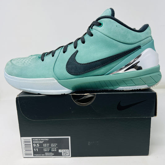 Nike Kobe 4 Protro Girl Dad sneakers in good condition on original box.