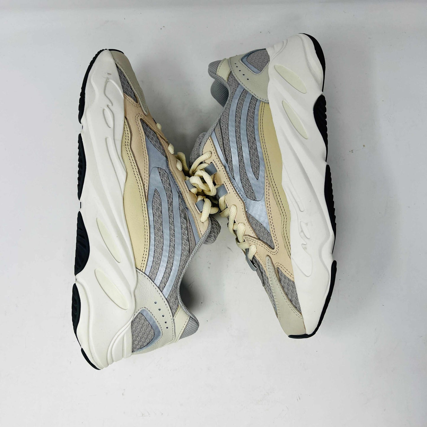 adidas Yeezy Boost 700 V2 Cream
