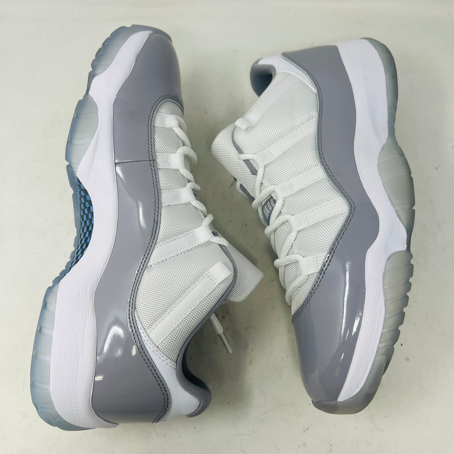 Jordan 11 Retro Low Cement Grey