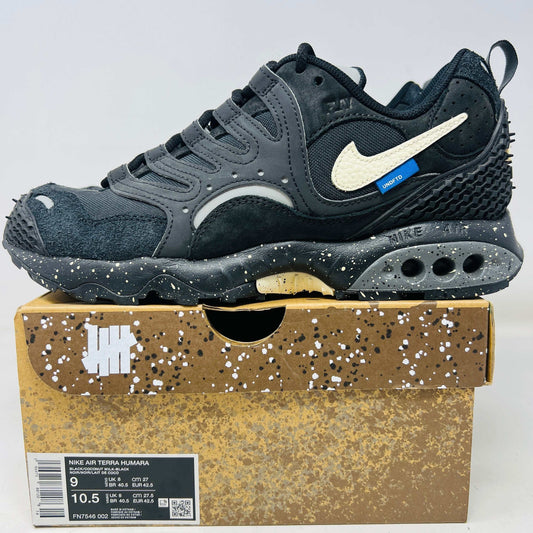 Nike Air Terra Humara Undefeated Black sneaker on branded box with speckled sole and white swoosh logo