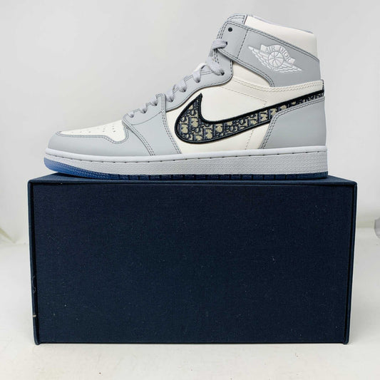 Jordan 1 Retro High Dior 43 sneaker, brand new condition, size 9.5, includes box and accessories.