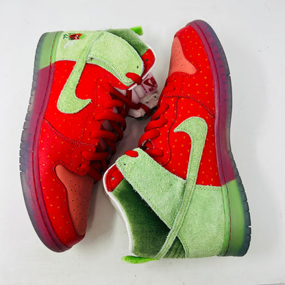 Nike SB Dunk High Strawberry Cough