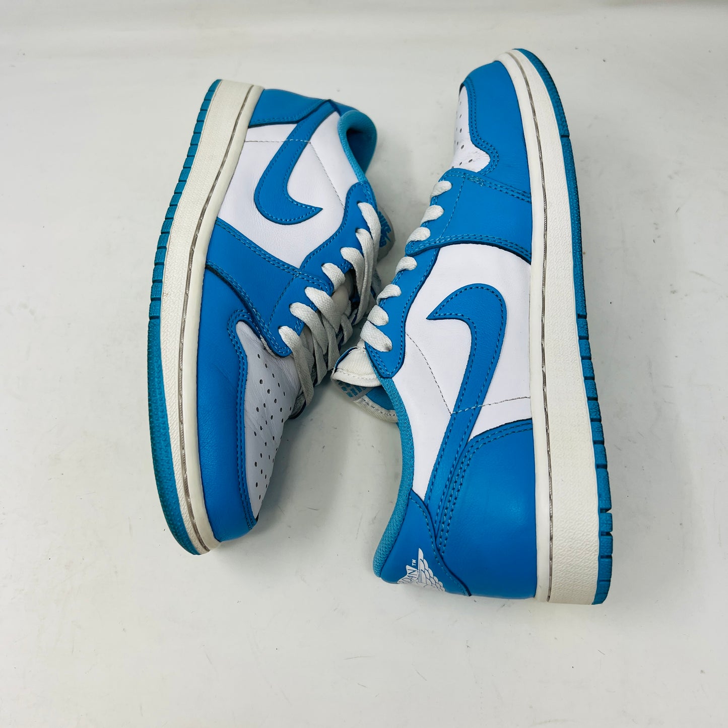 Jordan 1 Low SB UNC