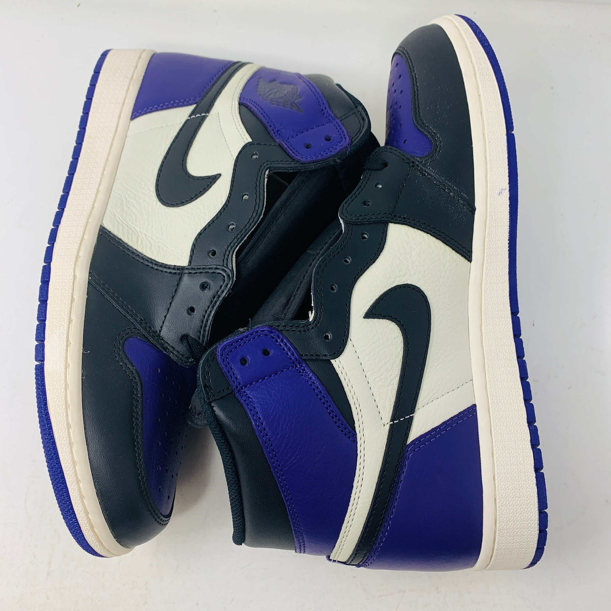 Jordan 1 Court Purple 1.0 sneakers, brand new, 2018 release.
