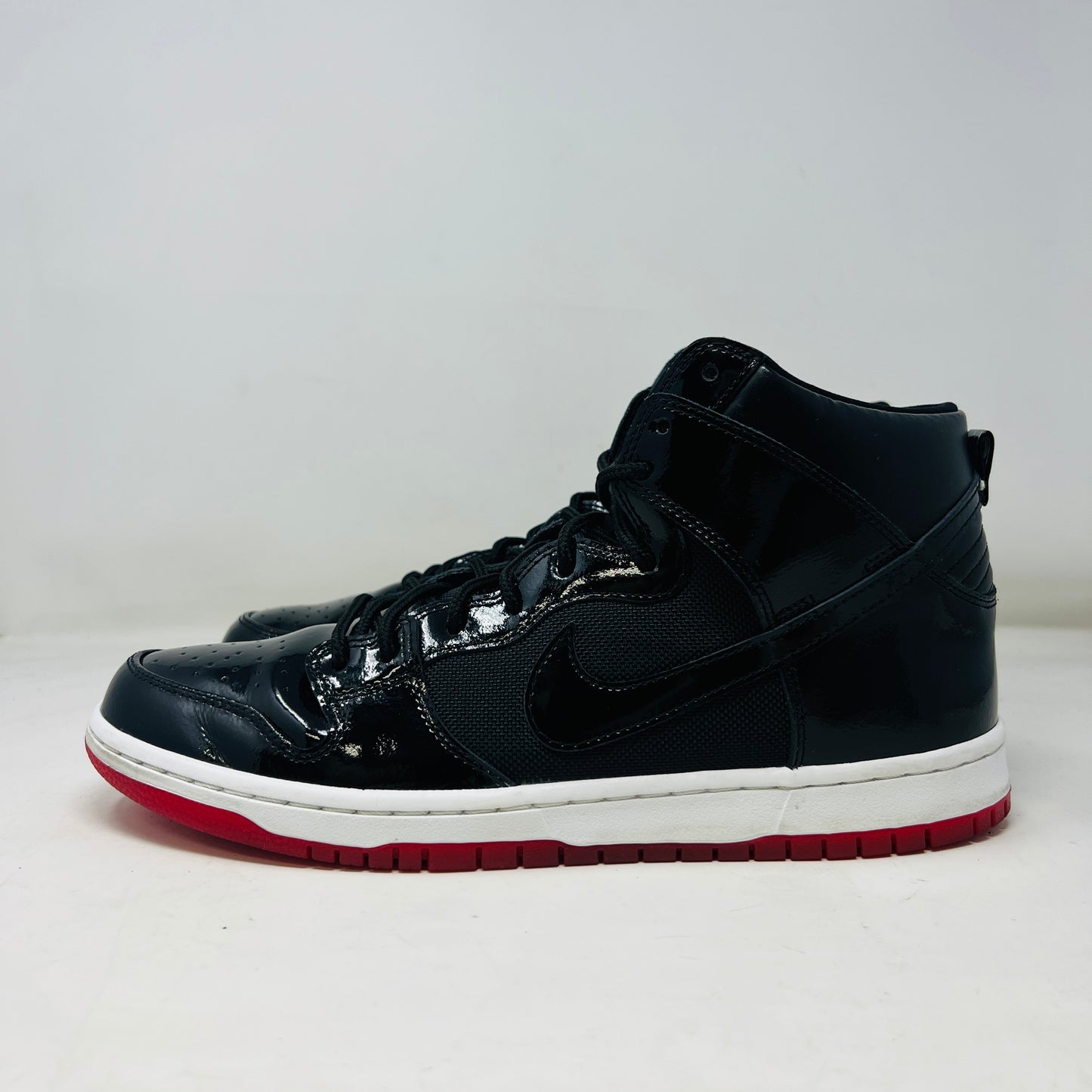 Nike SB Dunk High Bred