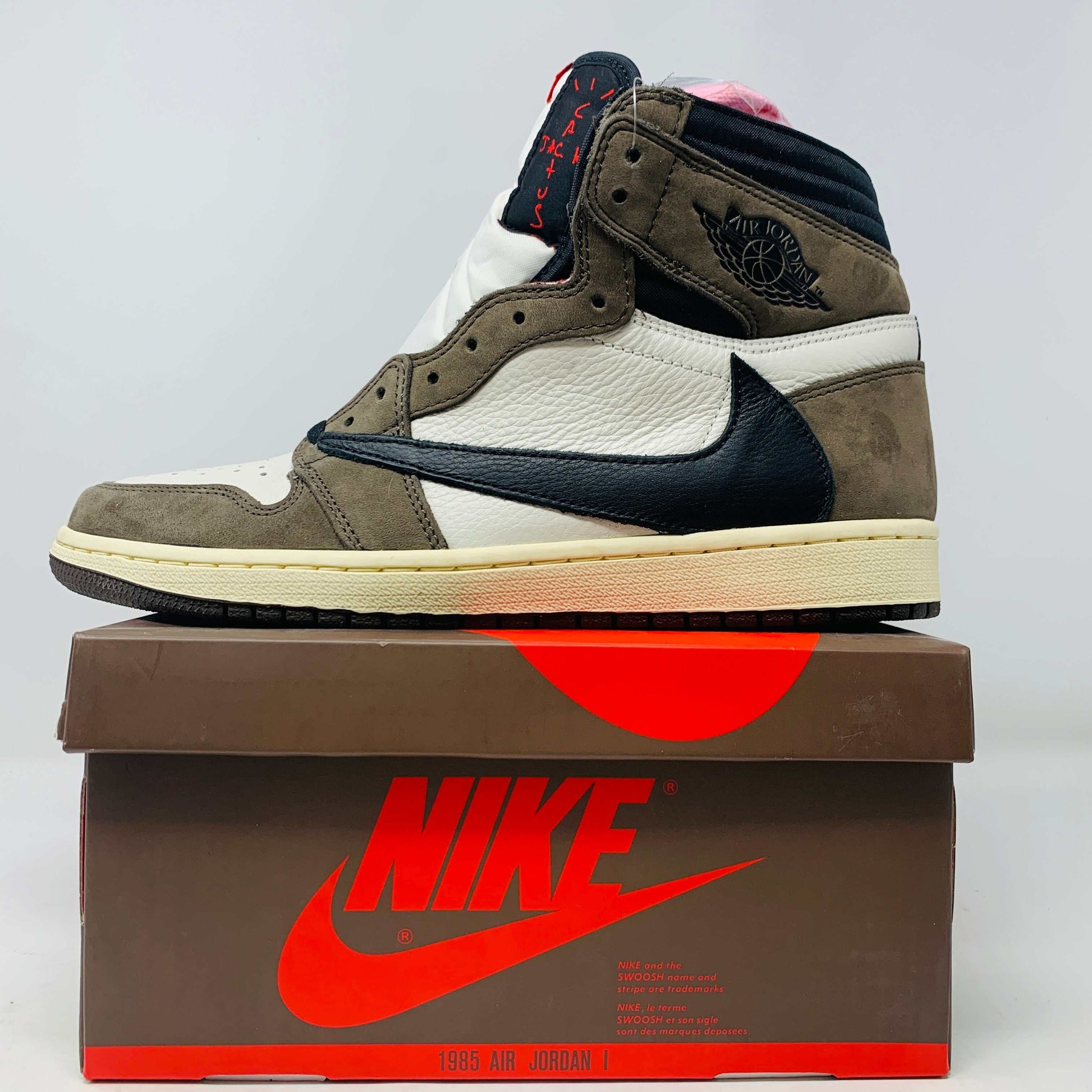 Jordan 1 High Travis Scott Mocha sneakers, brand new, with extra laces, 2019 edition.
