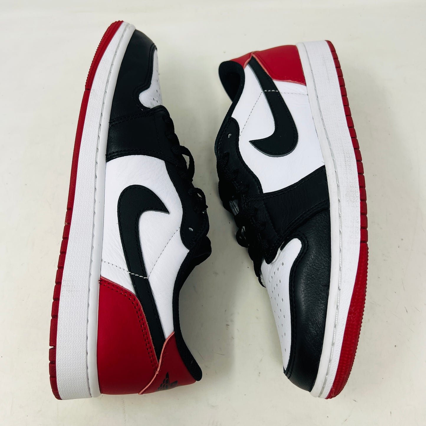 Jordan 1 Retro Low OG Black Toe (2023)