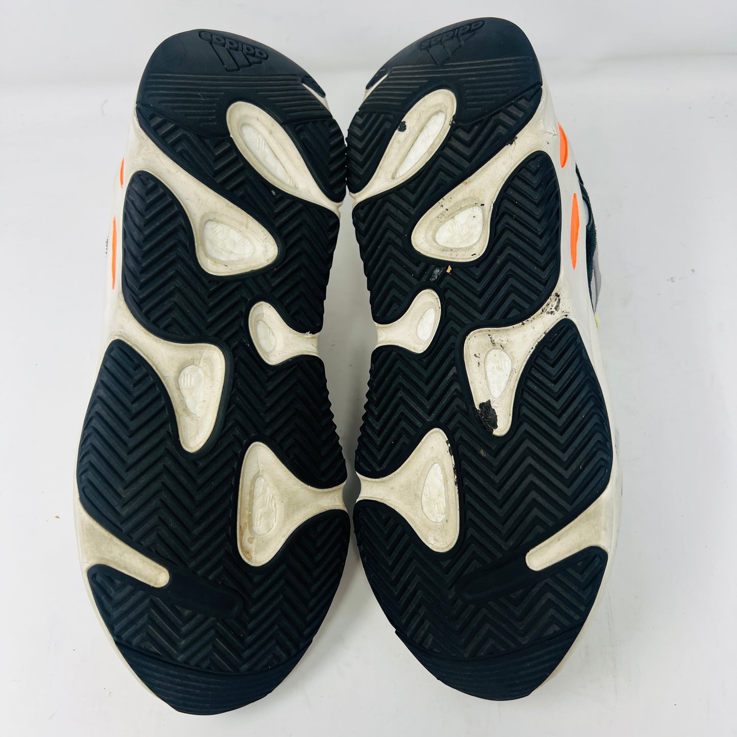 adidas Yeezy Boost 700 Wave Runner (SAMPLE)