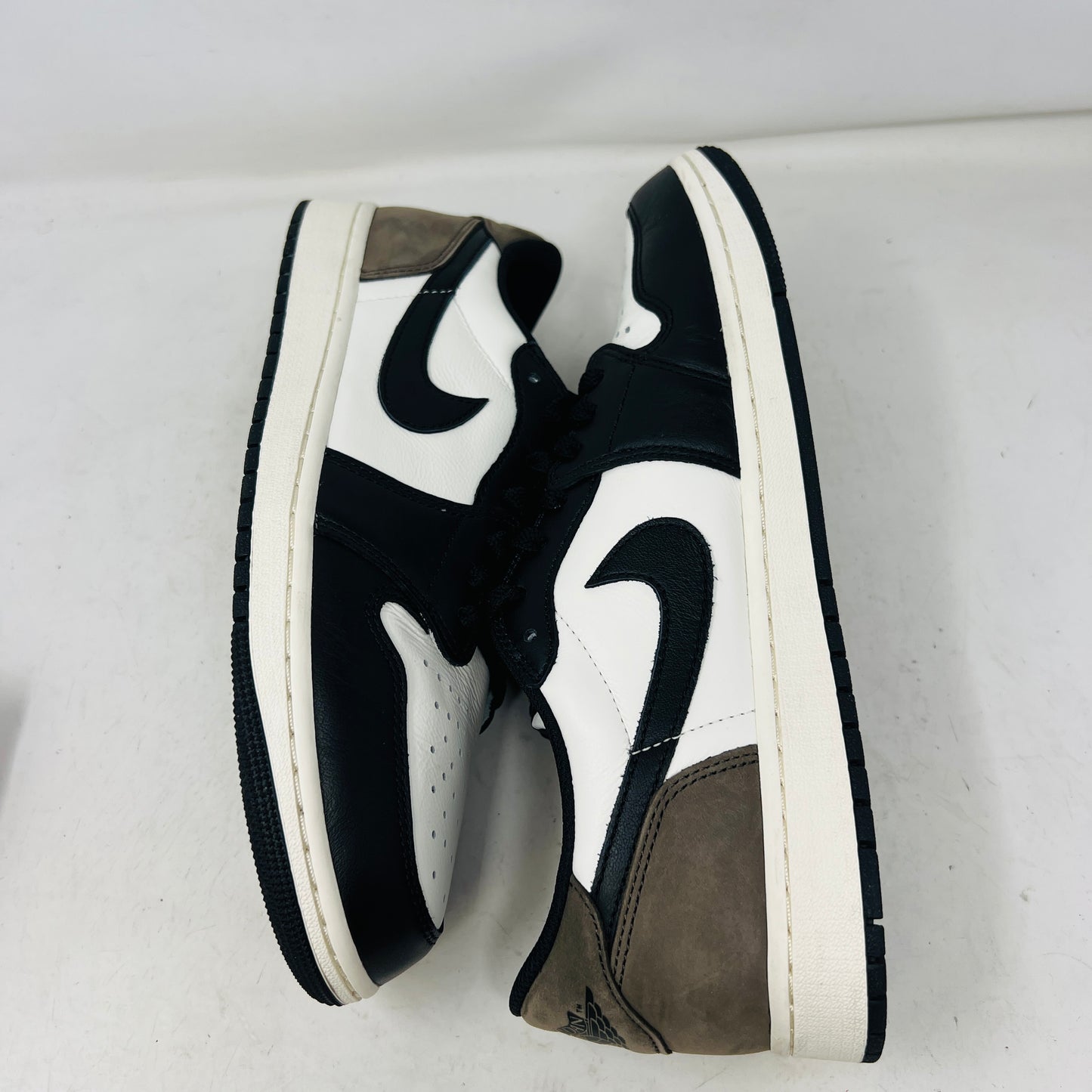 Jordan 1 Retro Low OG Mocha