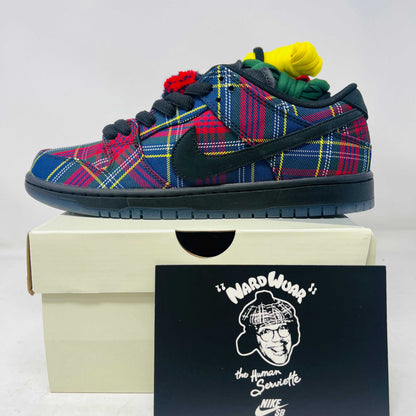 Nike SB Dunk Low Nardwuar sneaker with plaid design, extra laces, and original box 2025