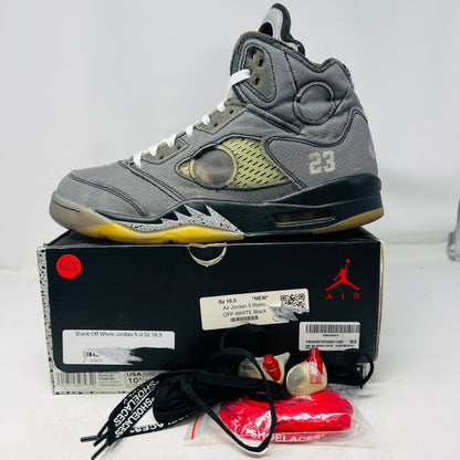 Jordan 5 Retro Off-White Muslin sneaker with extra laces and zip tie on box