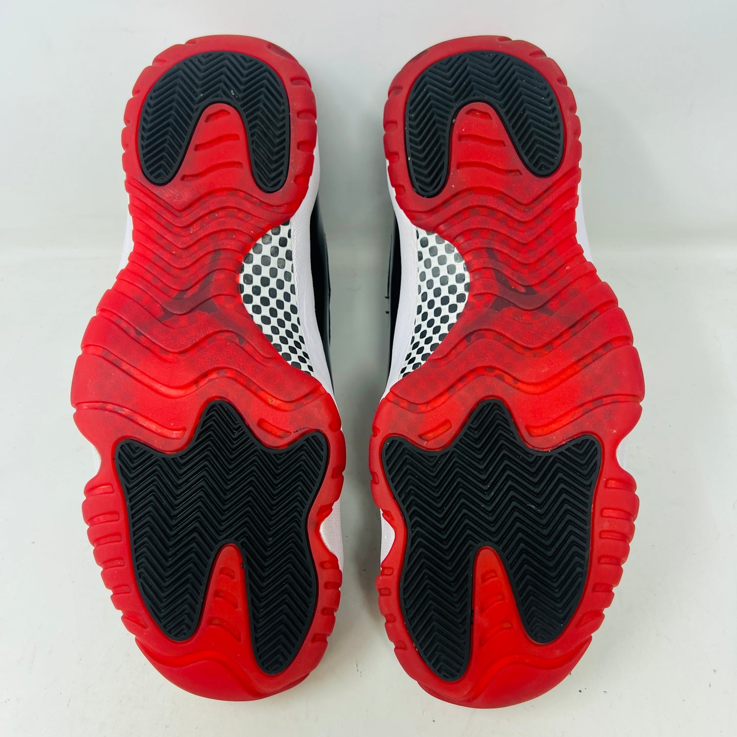 Jordan 11 Retro Playoffs Bred (2019)