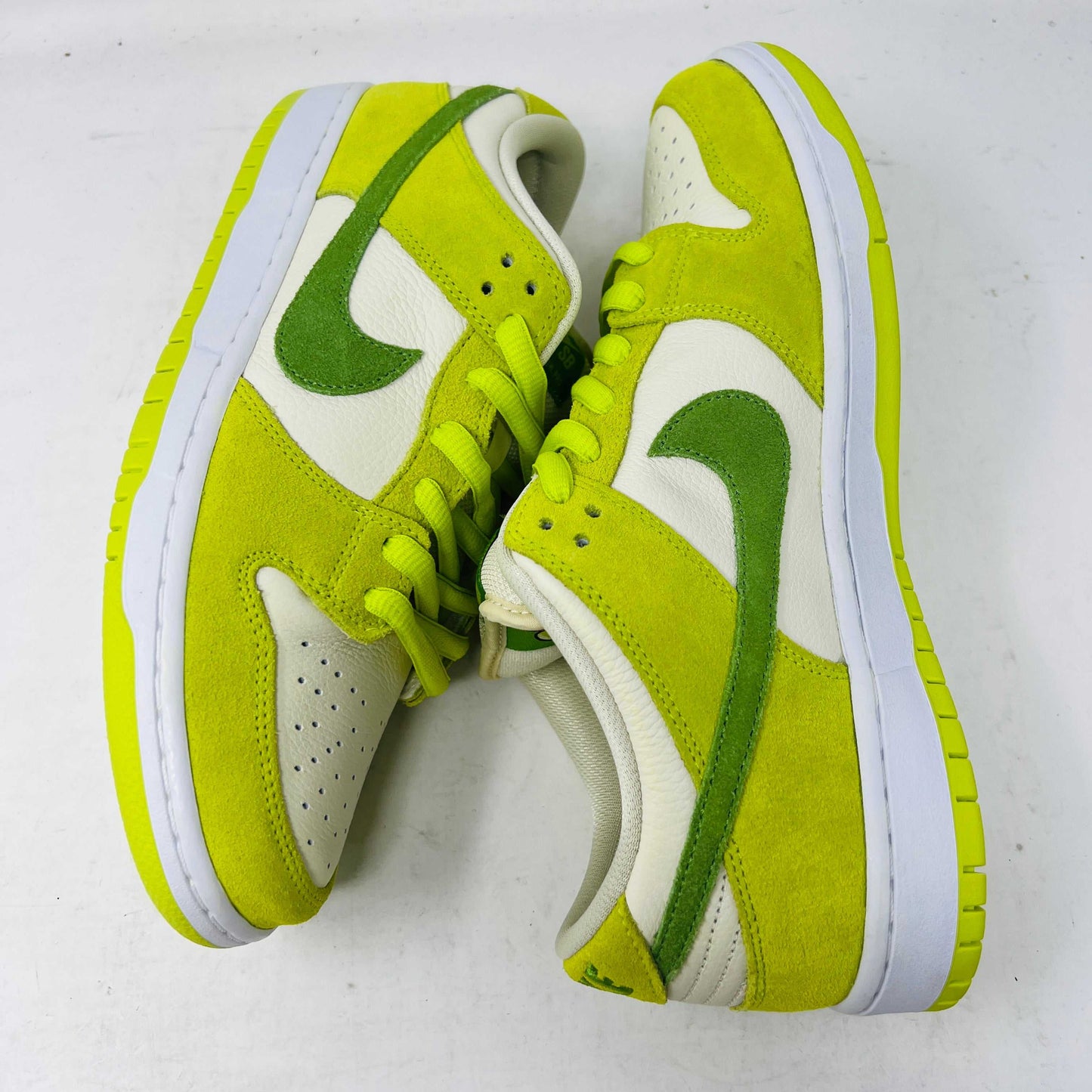 Nike SB Dunk Low Green Apple