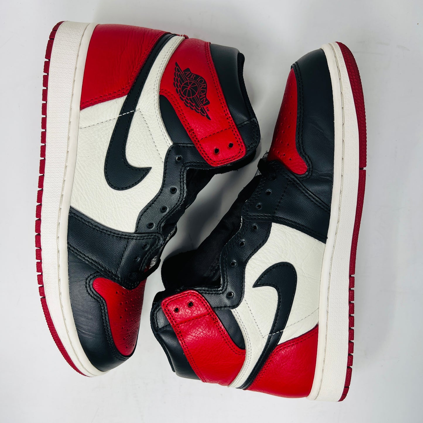 Jordan 1 Retro High Bred Toe