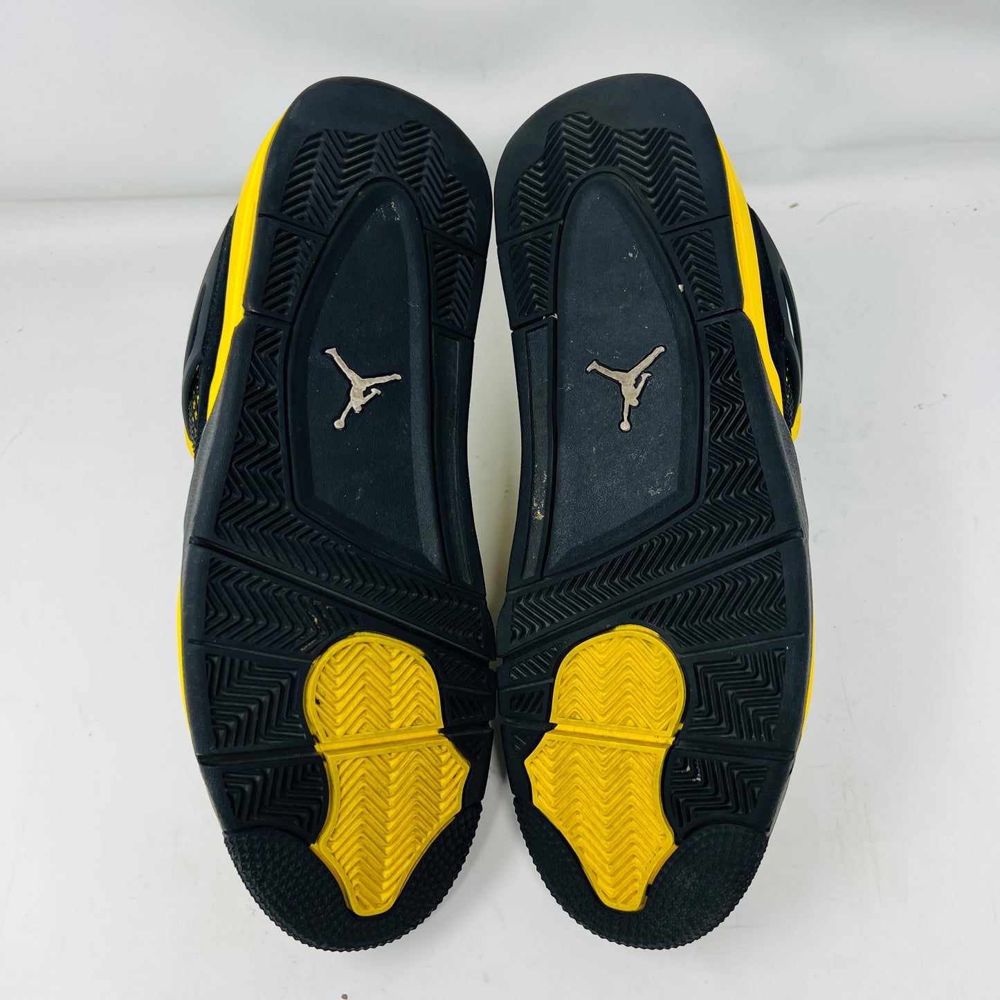 Jordan 4 Retro Thunder (2023)